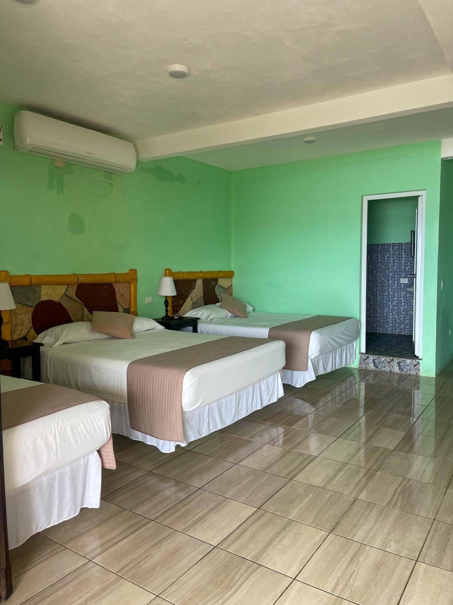 Hotel Pazifico En Monterrico Dış mekan fotoğraf