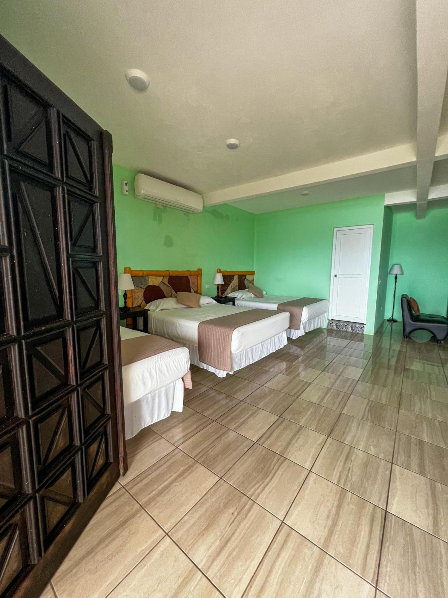 Hotel Pazifico En Monterrico Dış mekan fotoğraf